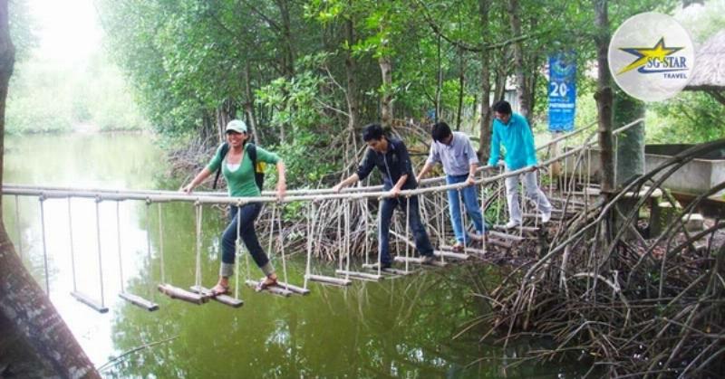 Toàn cảnh Tháp Tang Bồng và tầm nhìn tuyệt đẹp ra rừng ngập mặn Cần Giờ từ đỉnh tháp